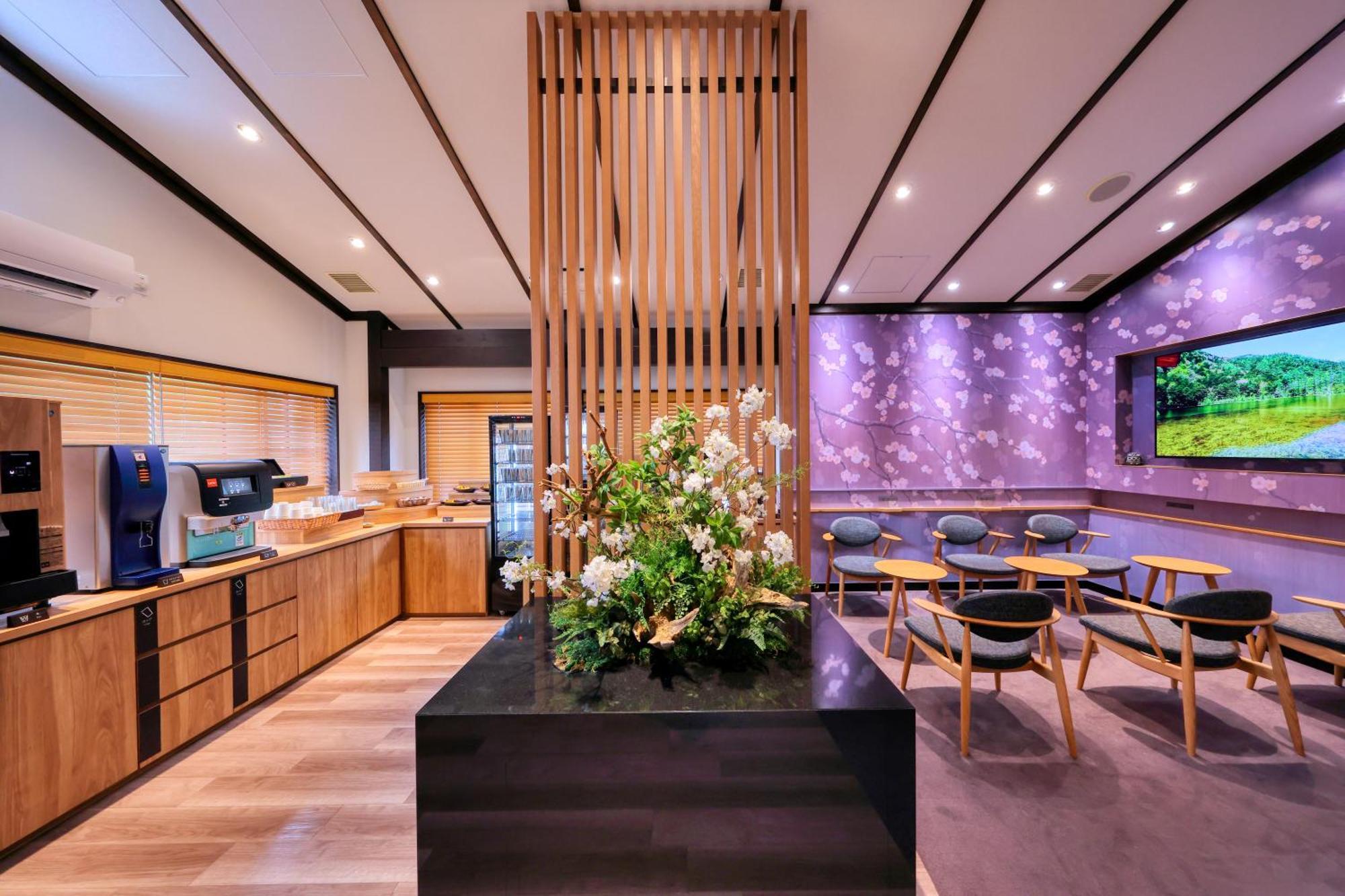 Miyama Ouan Kyoritsu Resort Takayama  Ngoại thất bức ảnh Sakura Lounge at Tokyo Narita Airport
