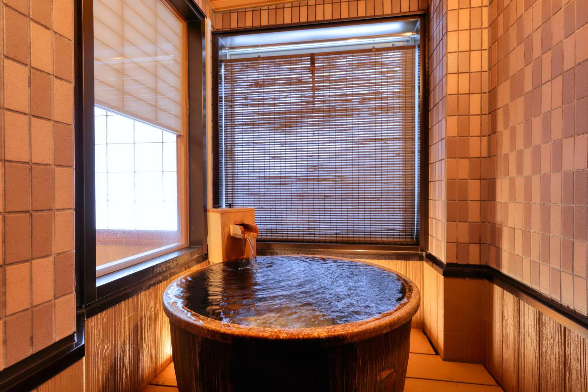 Miyama Ouan Kyoritsu Resort Takayama  Ngoại thất bức ảnh A private onsen