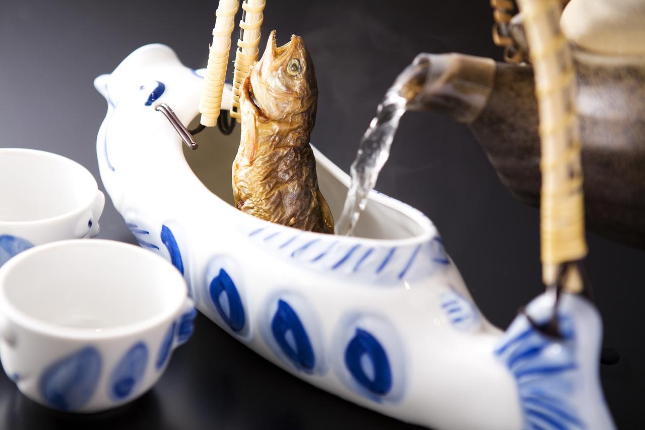 Miyama Ouan Kyoritsu Resort Takayama  Ngoại thất bức ảnh A porcelain sake set