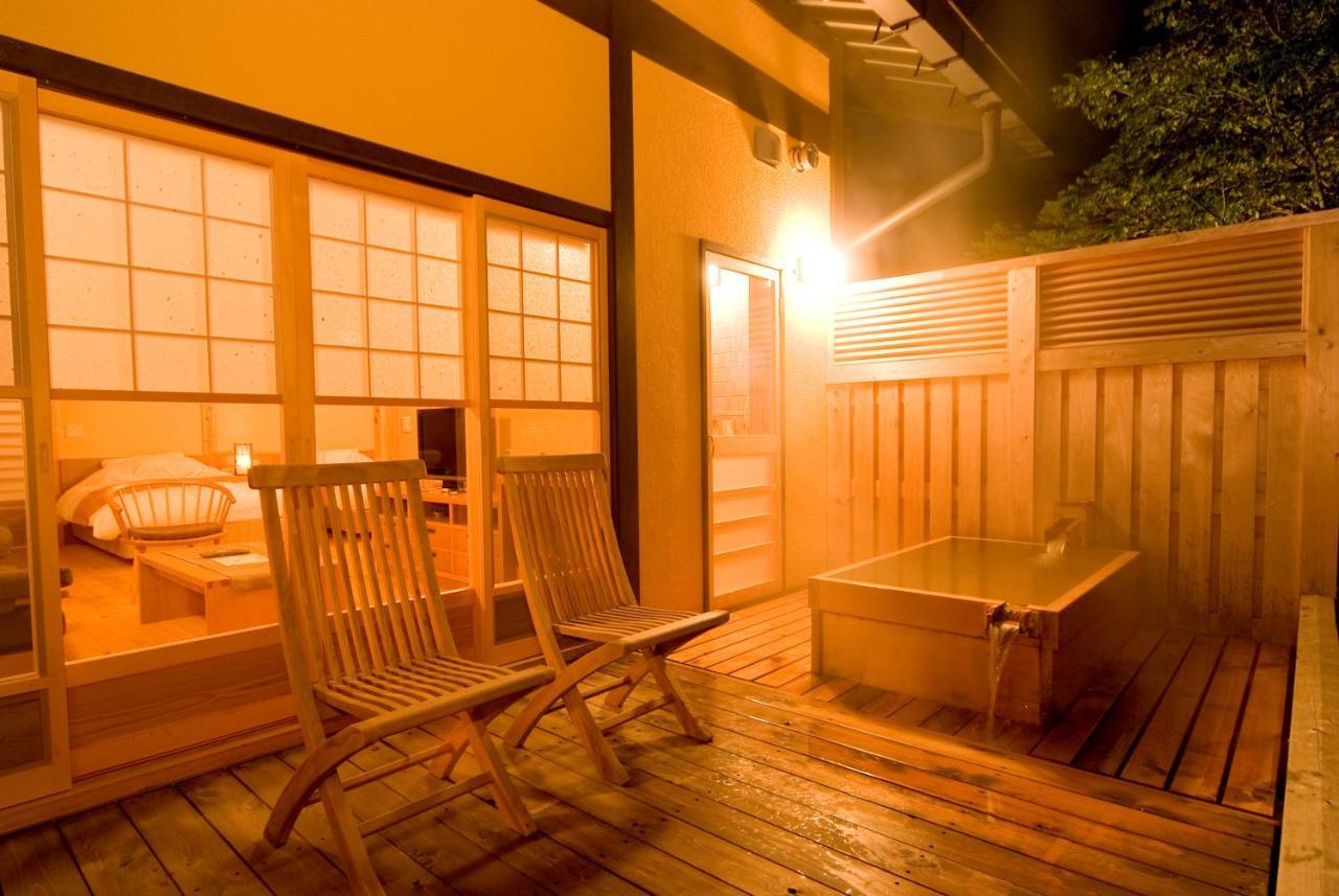 Miyama Ouan Kyoritsu Resort Takayama  Ngoại thất bức ảnh A private onsen